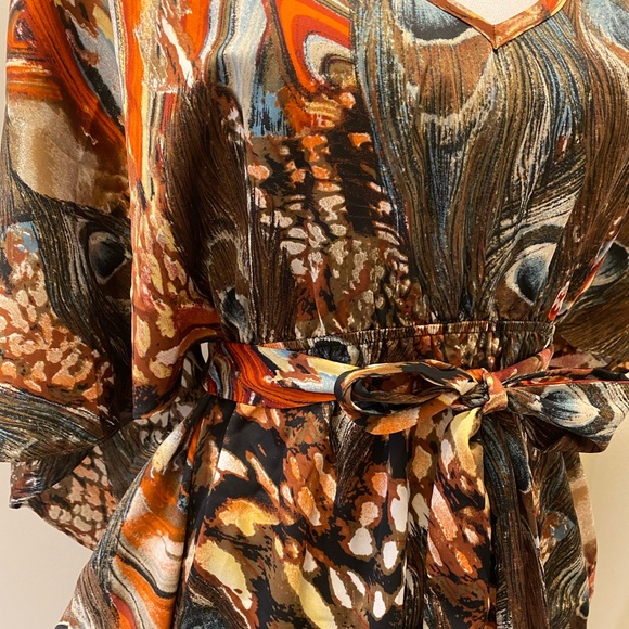 Gorgeous Mini Dress with beautiful print - Picture 5 of 6